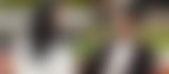 "Róże i grzechy" – Odcinek 38: „Tajemnicza kobieta” na pierwszych stronach gazet! Serhat i Zeynep pod presją (streszczenie)