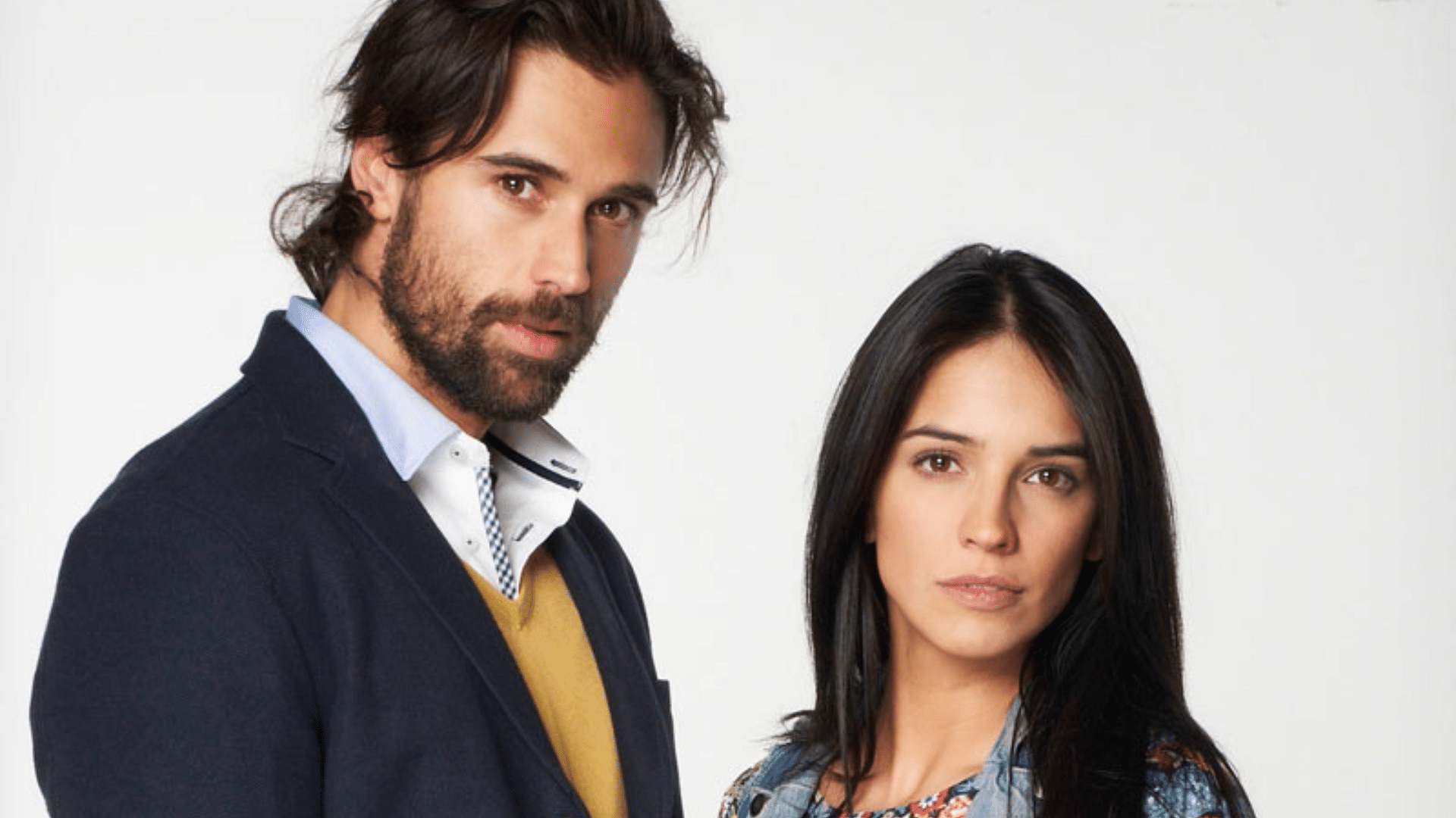 Matías Novoa i Bárbara de Regil w telenoweli "Bajo el alma" / fot. TV Azteca