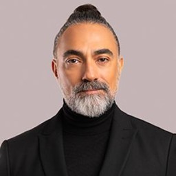 Ziya Karlı