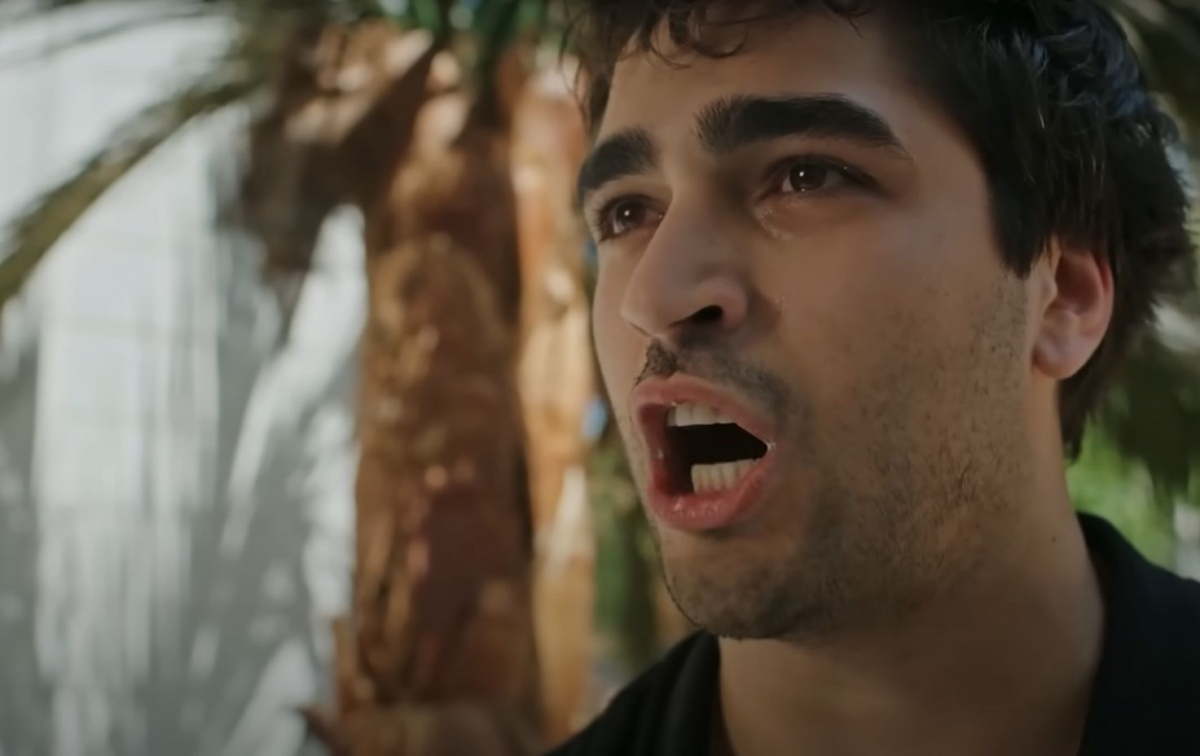 Zdjęcie do artykułu: "Złoty chłopak" – Odcinek 275: Ferit broni Seyran przed Kazimem. Dochodzi do rękoczynów! (streszczenie)
