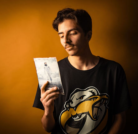 ESTEBAN TORRES (ASISTENTE DE PRODUCCIÓN EQUIPO IGUANA DORADA).jpg