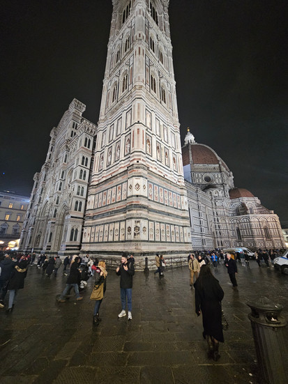Doumo Meydanı, Floransa, İtalya. Piazzo del Doumo, Florence, Italy.
