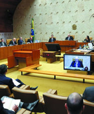 Ministros do STF adotam estratégia suicida
