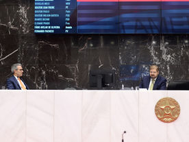 Com ameaça de protesto de policiais na porta de sua casa, Zema libera pagamento