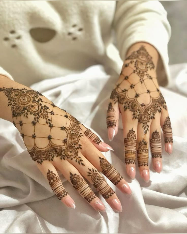 Full Hand Mehndi Designs, bridal collections.