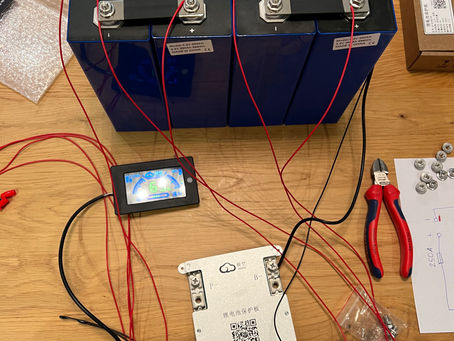 De BMS controller aansluiten