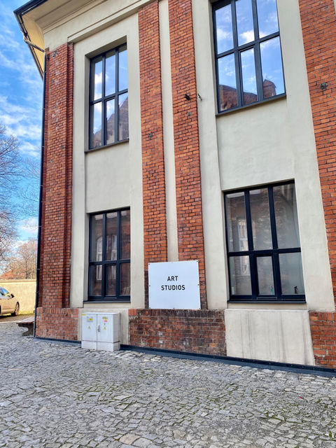 Cowork Art Studios DOV ateliér JA ARCHITEKTI. Sdílené místo v kanceláři v industriálním prostředí Dolní oblasti Vítkovic.