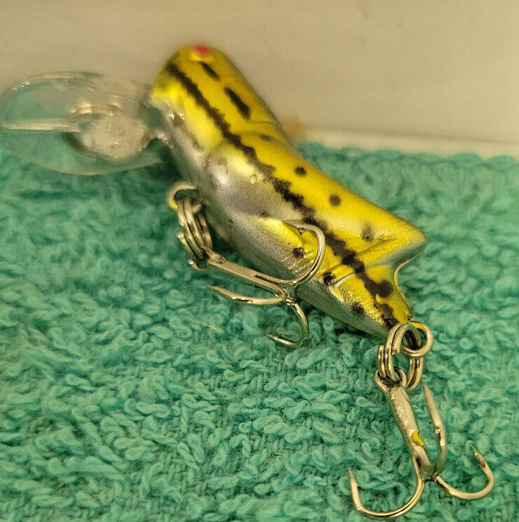 Thumbnail: 1.75 in Hard Plastic Locust