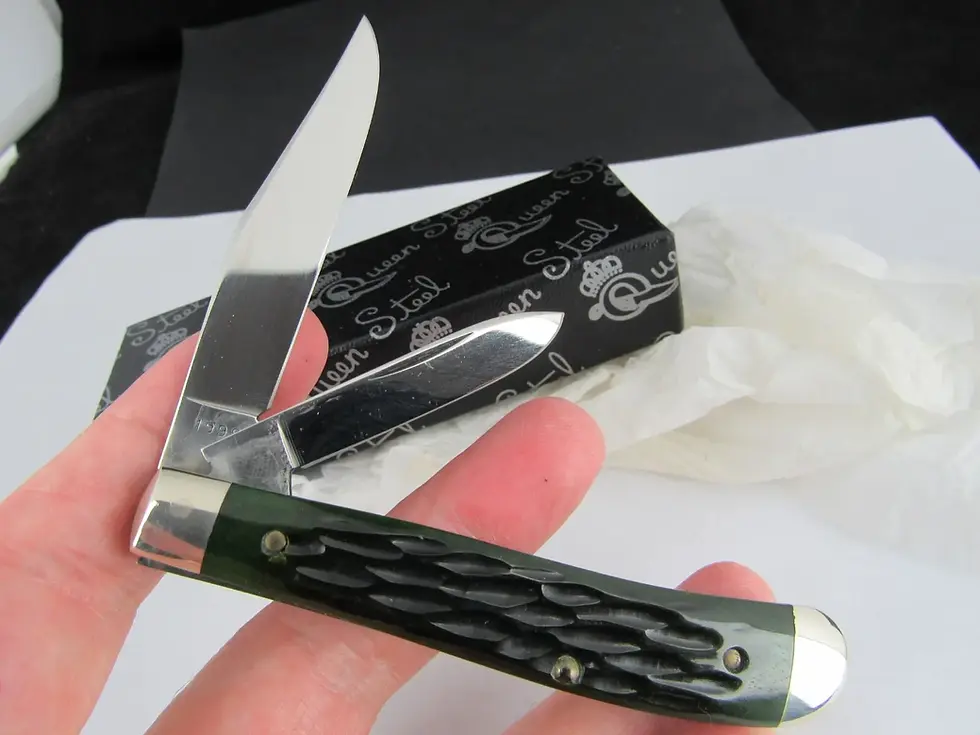Thumbnail: Queen NKCA 1 of 700 pocket knife 1999