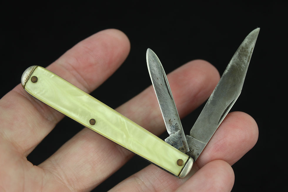 Thumbnail: Camco pocket knife