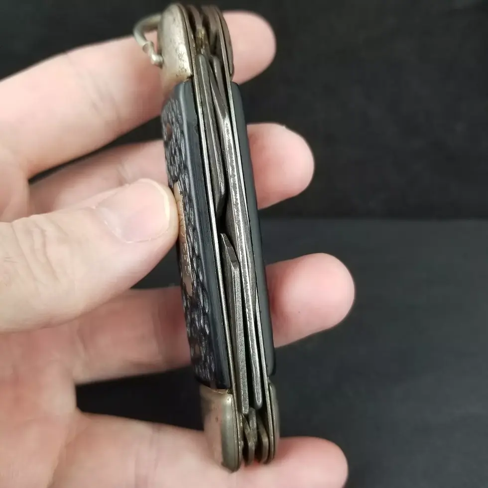 Thumbnail: The Ideal camper pocket knife