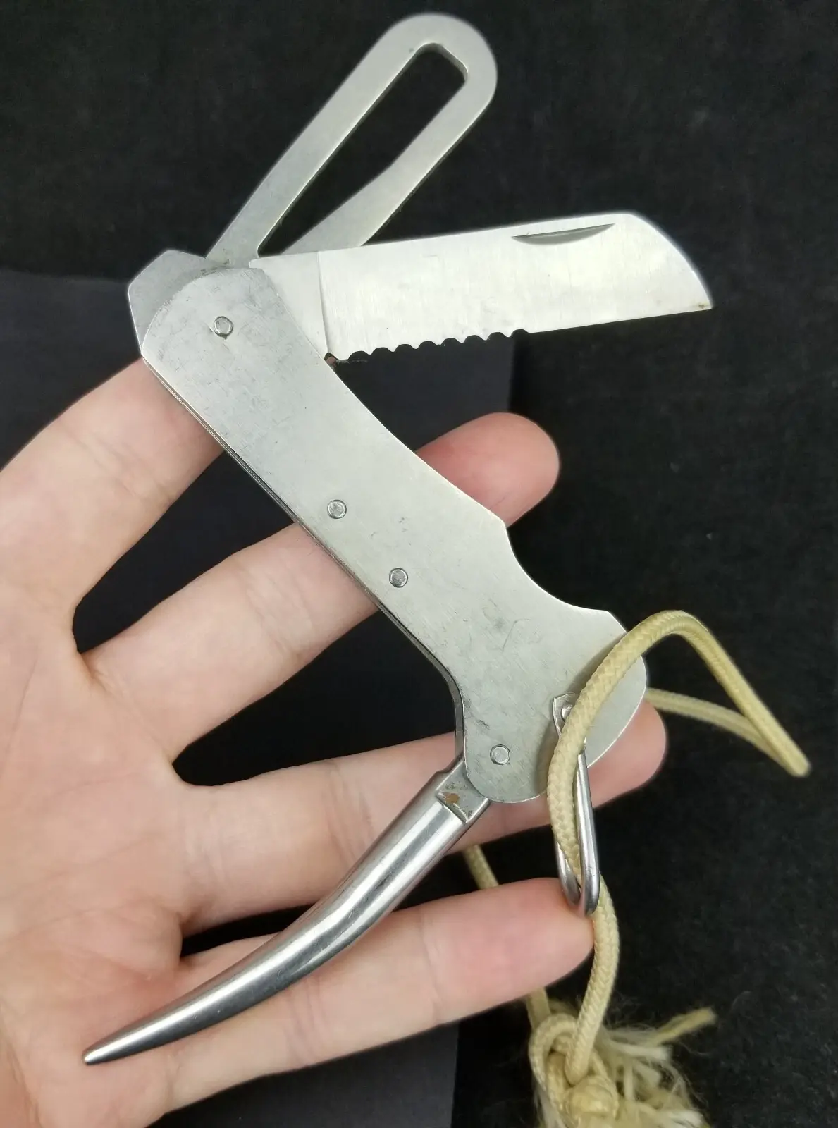 Mystery pocket knife