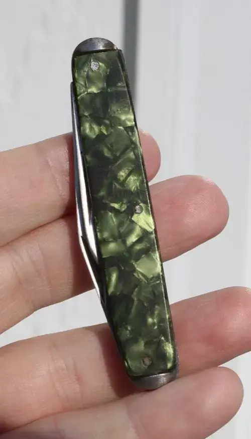Thumbnail: Iroquois pocket knife 1920-1940