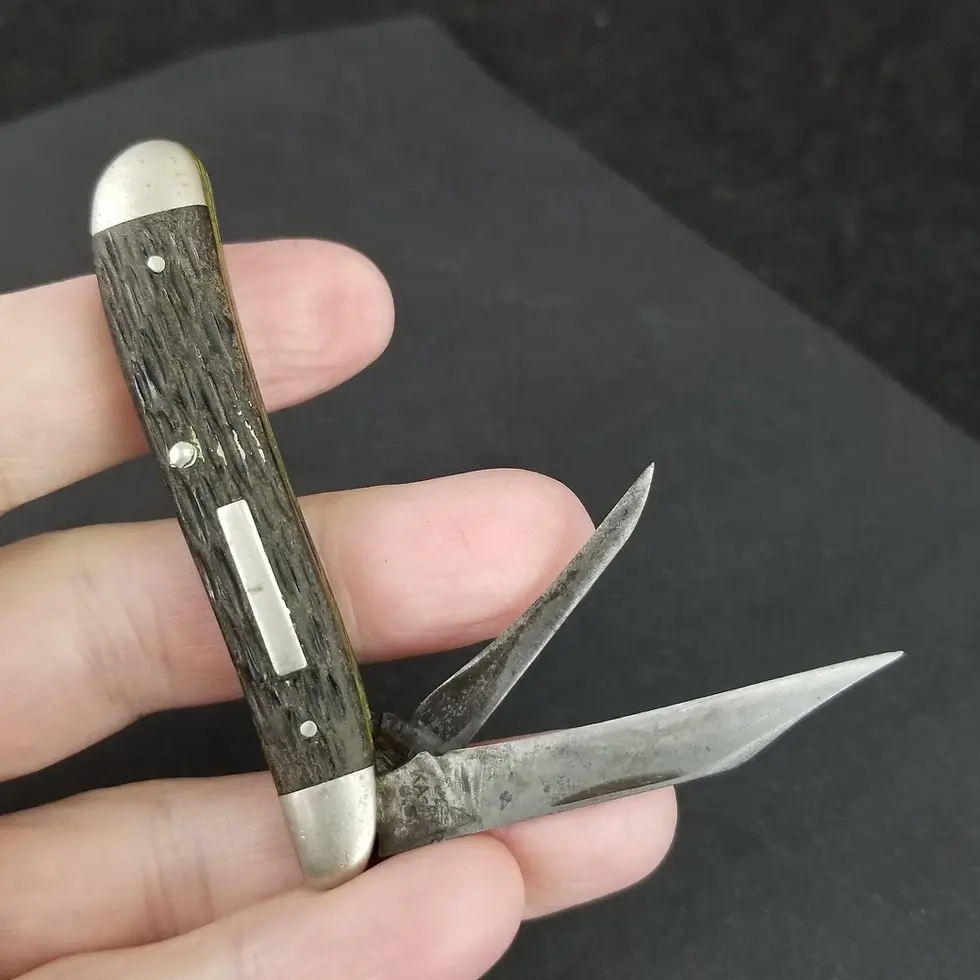 Thumbnail: Ka-Bar pocket knife