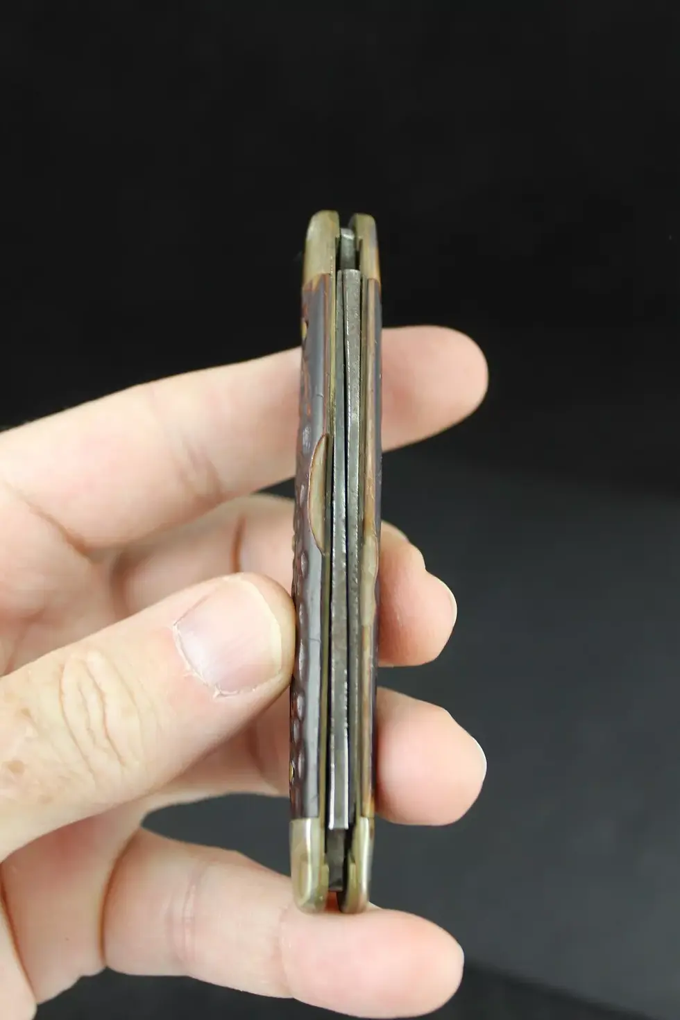 Thumbnail: Kutmaster pocket knife