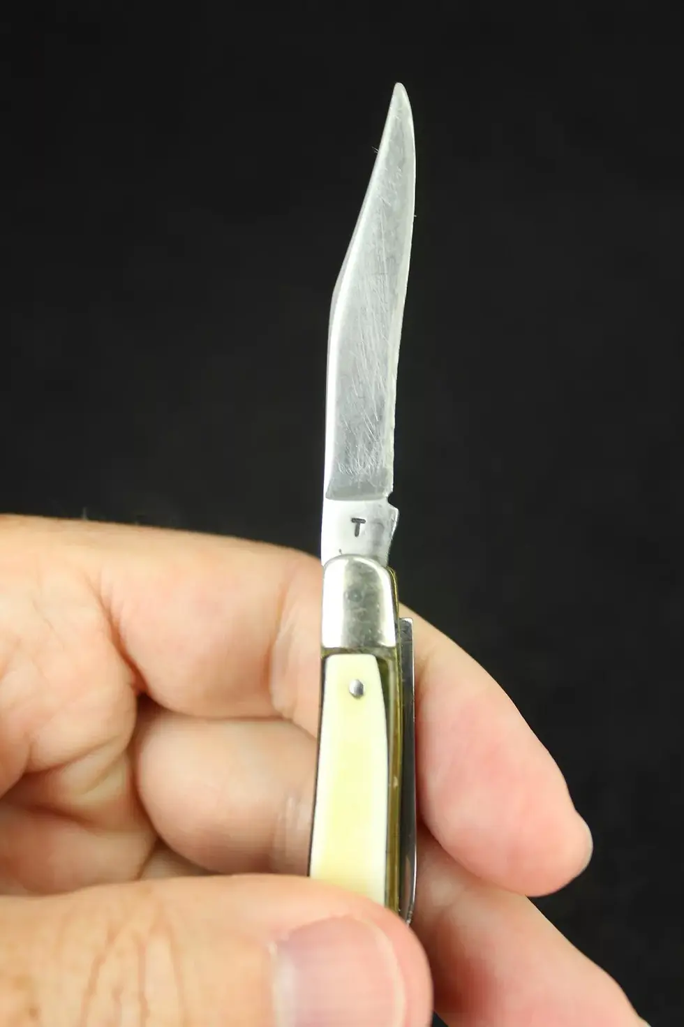 Thumbnail: Kutmaster T pocket knife