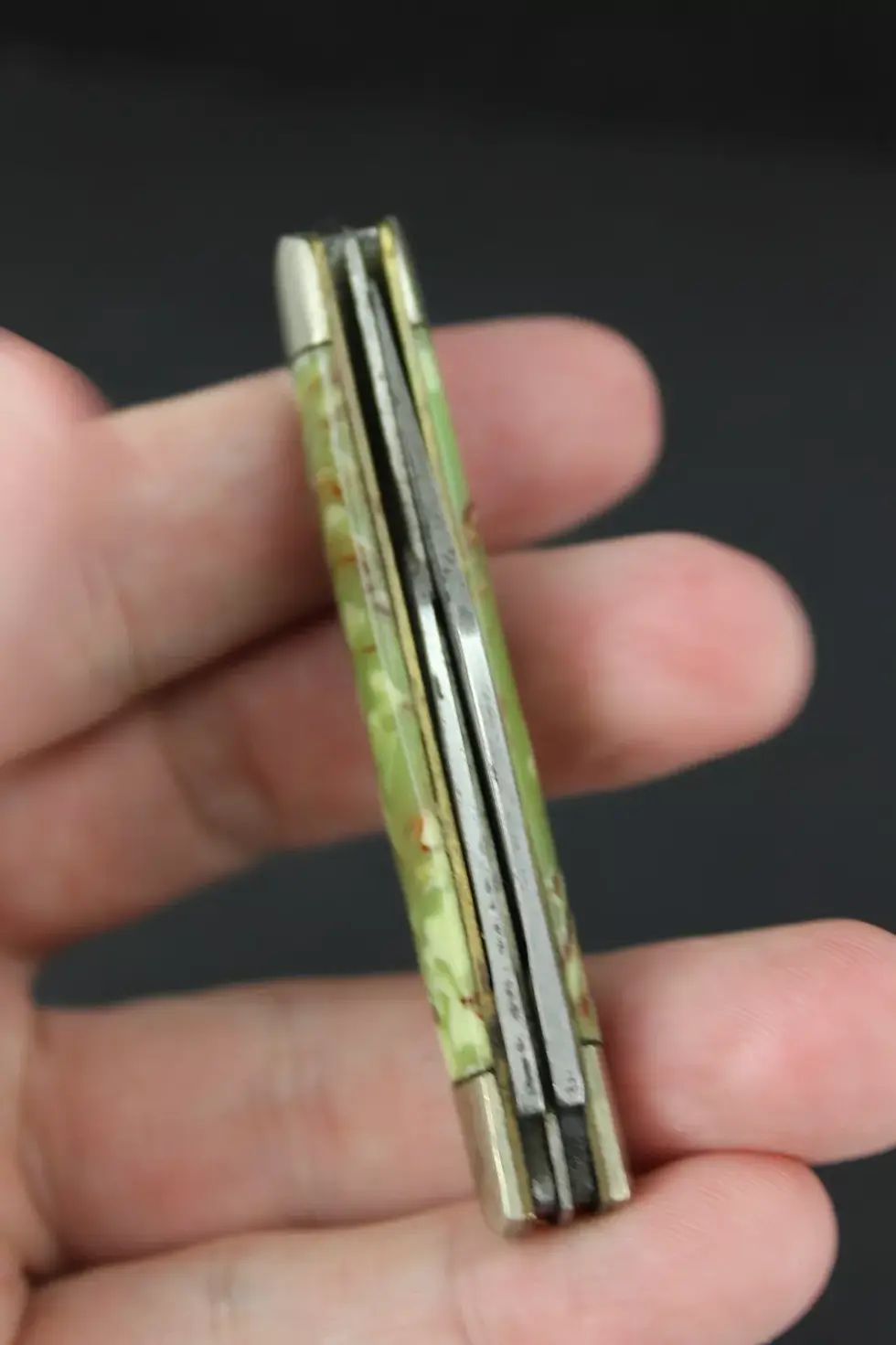 Thumbnail: Kutmaster pocket knife