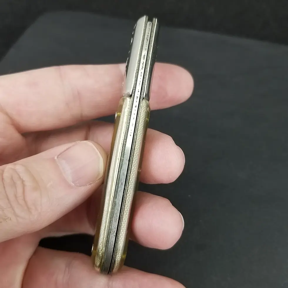 Thumbnail: Snatch nude lady barlow pocket knife
