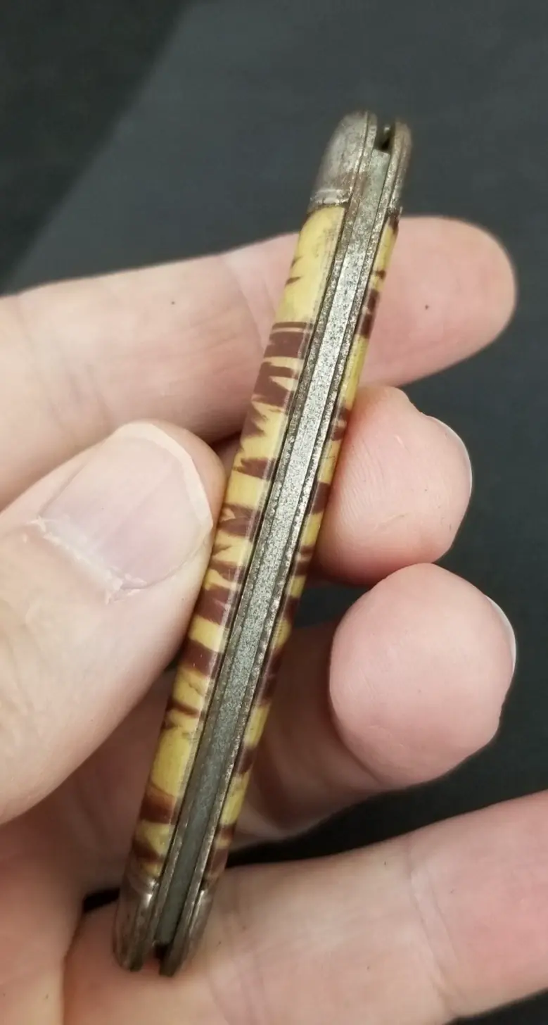 Thumbnail: Mystery pocket knife