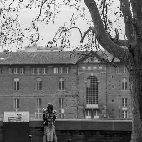 Et dis, tu les as, toi, " les papillons dans le ventre " ?