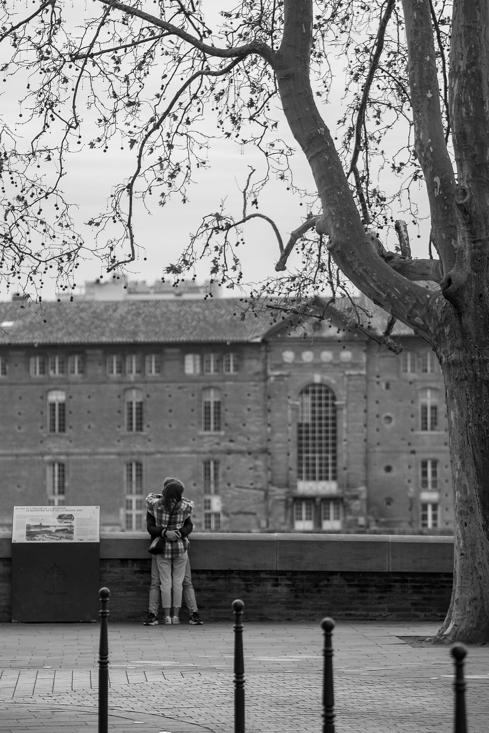 Et dis, tu les as, toi, " les papillons dans le ventre " ?