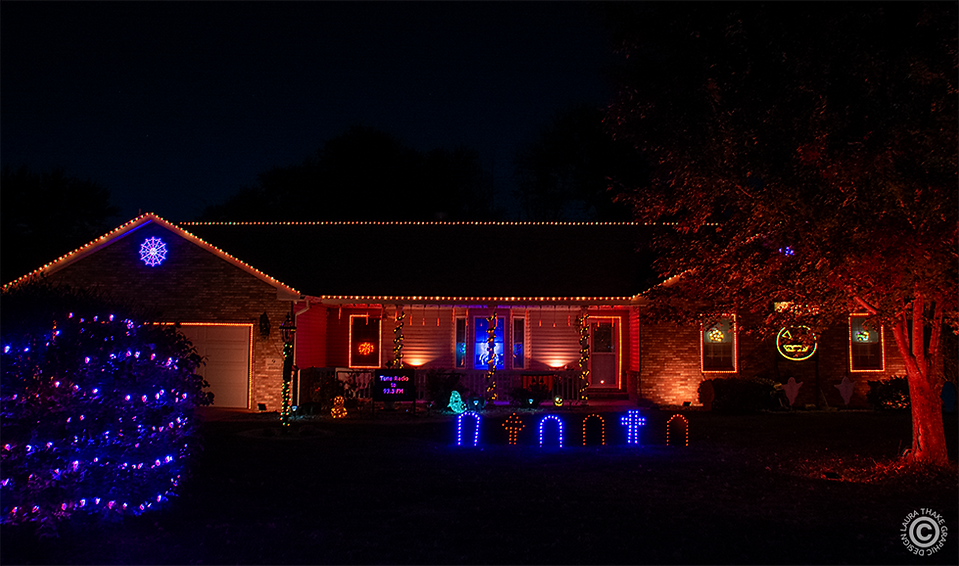 Watch the colors and lights dance before your eyes while the music plays.