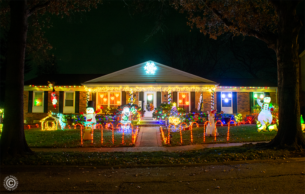 Christmas lights near me in Ballwin Missouri.