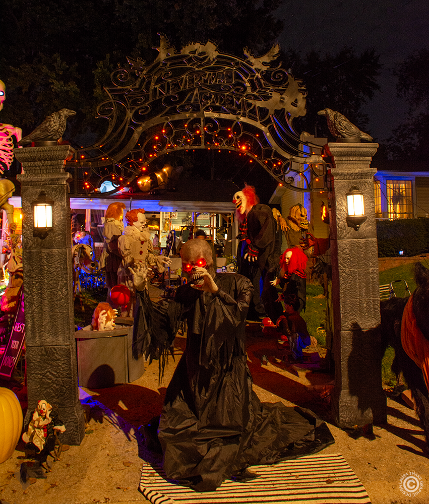 Scary jumpy demons and clowns are the only way to exit this horror house.