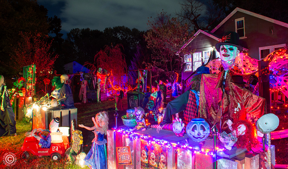 A carnival of heads and dolls.