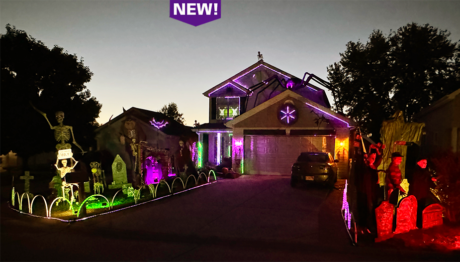 Halloween lights set to music in Troy MO.