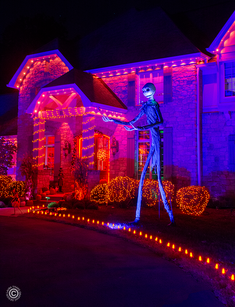 Jack Skellington 12 feet tall in front of the house.