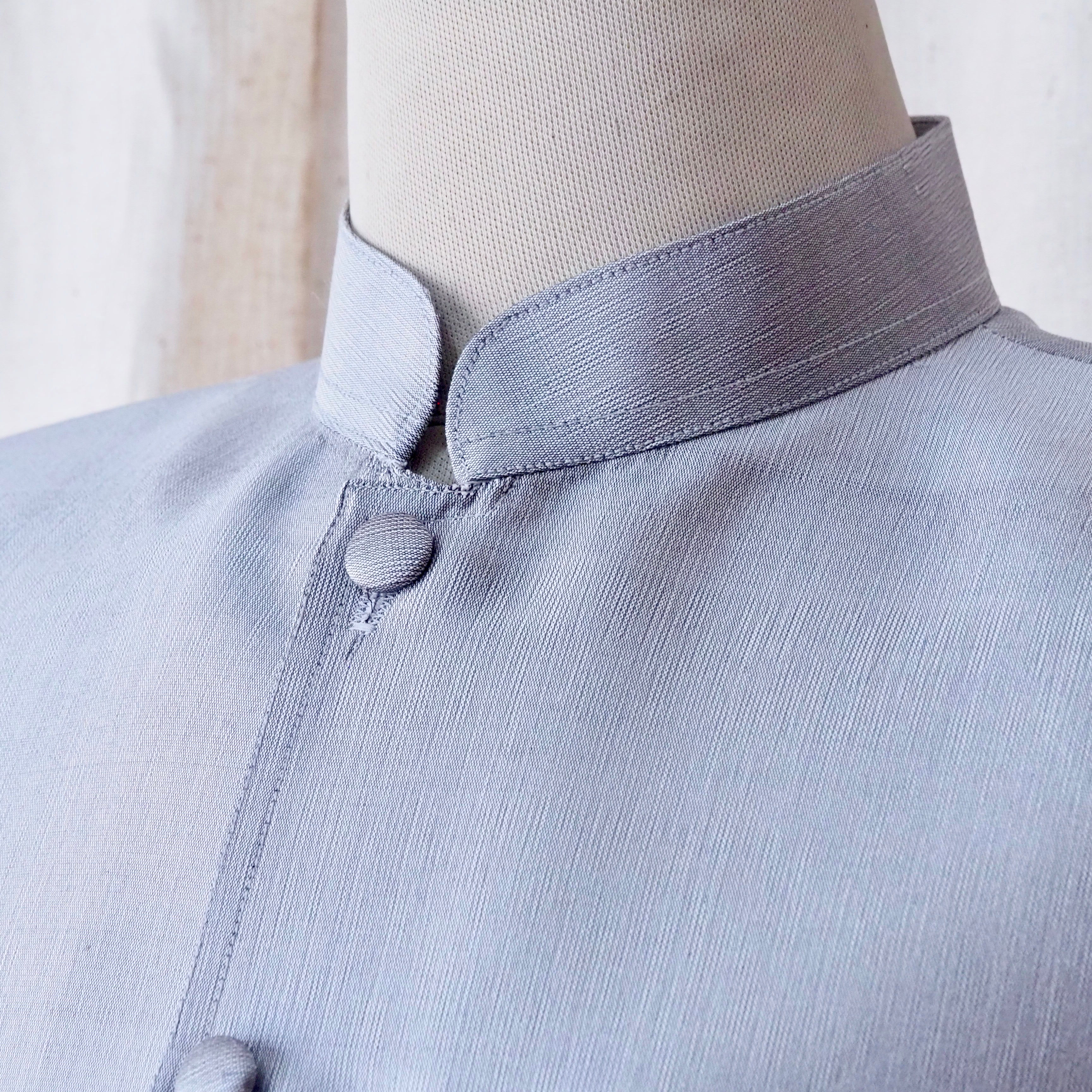 สูทคอพระราชทาน Light Charcoal สีขาวดำ ' เงิน ' A++ 2 เส้น (6Lรุ่นหนาพิเศษ)