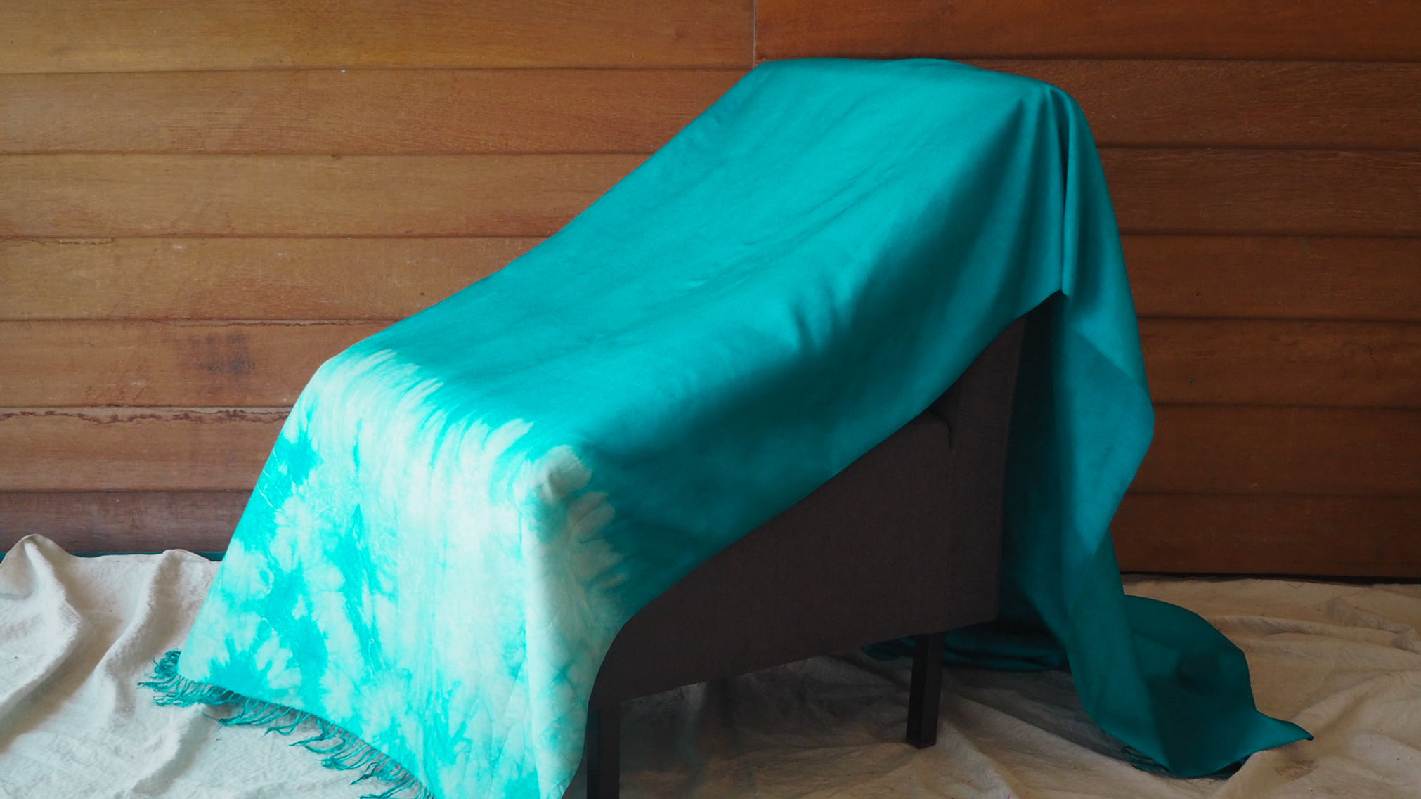 Marine Blue ผ้าพันคอไหม  สีฟ้าน้ำทะเล