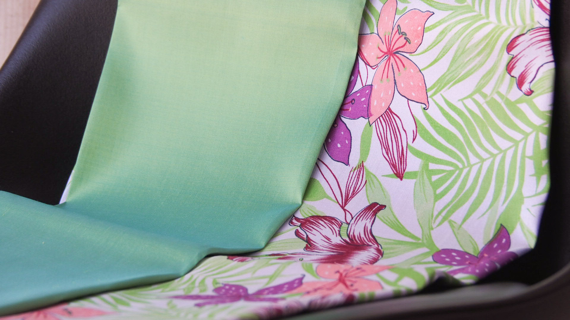 Island flower  ผ้าไหมพิมพ์ลายชุด 4 หลา