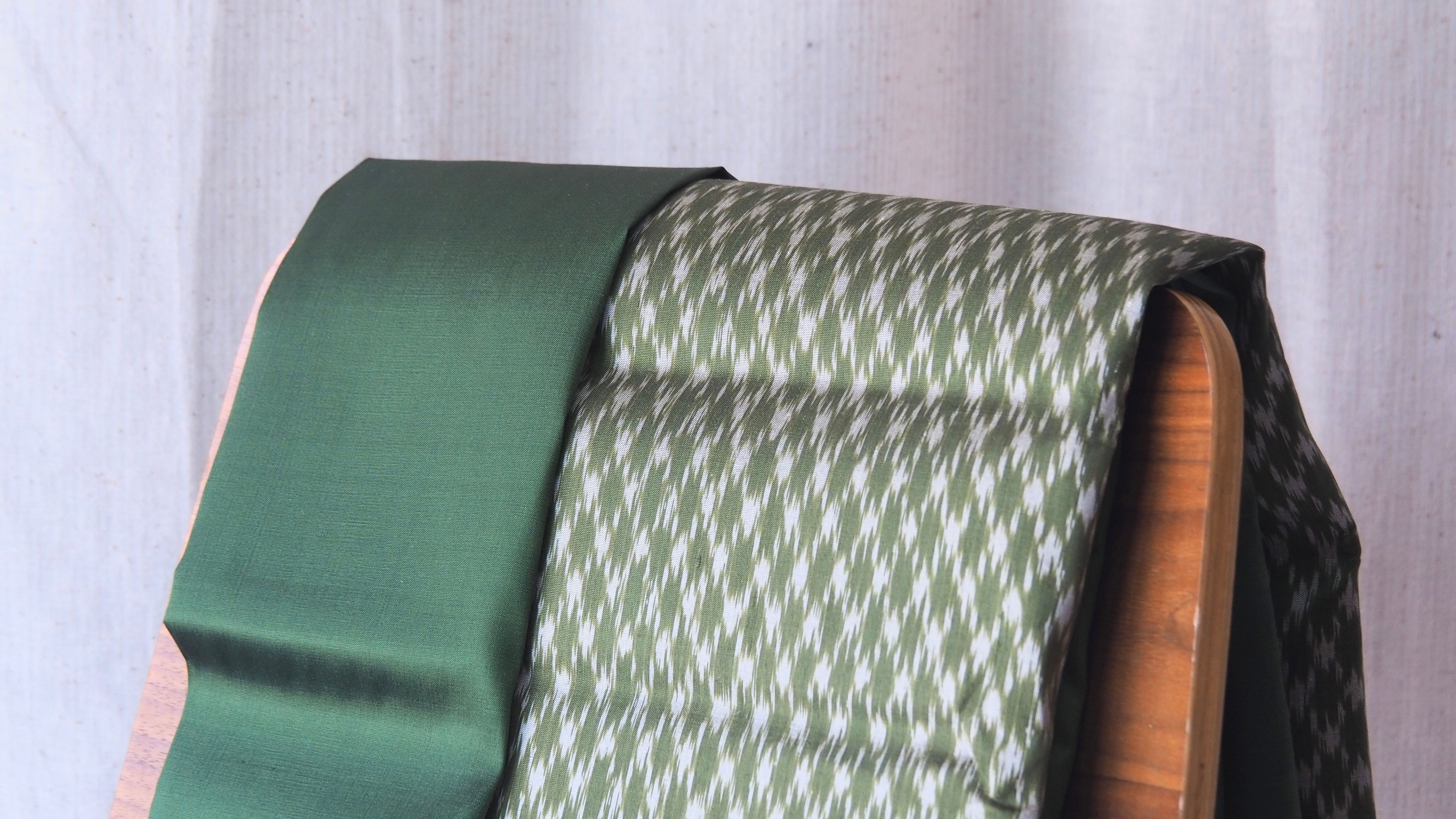 Harrods Green ผ้าไหมซิ่นมัดหมี่ขอพรเทพชุด สีเขียว ไพร