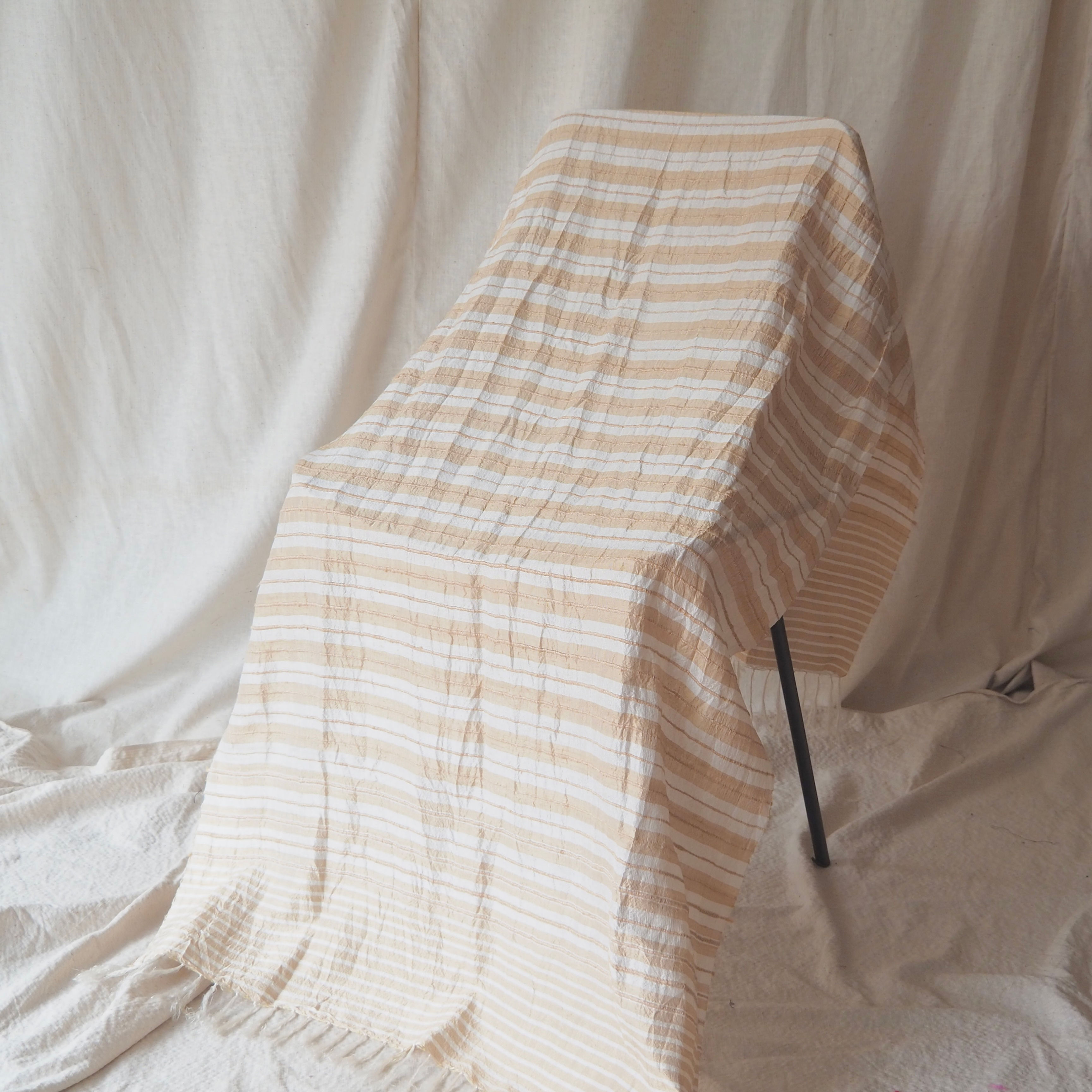 Earthnware ผ้าพันคอไหมเนื้อนิ่ม