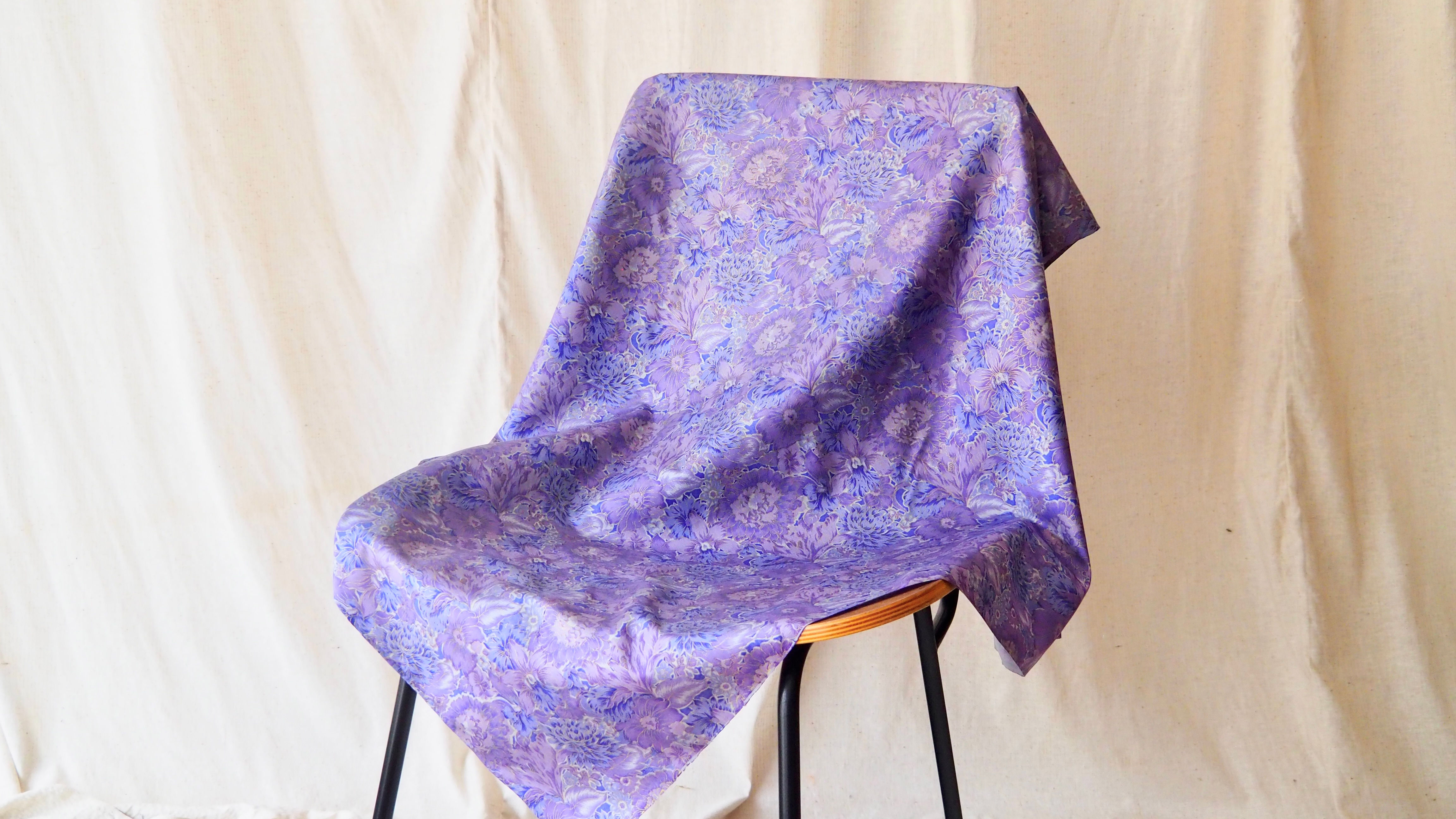 Hydrangea Violet ผ้าพันคอไหมพิมพ์ลายสี่เหลี่ยม