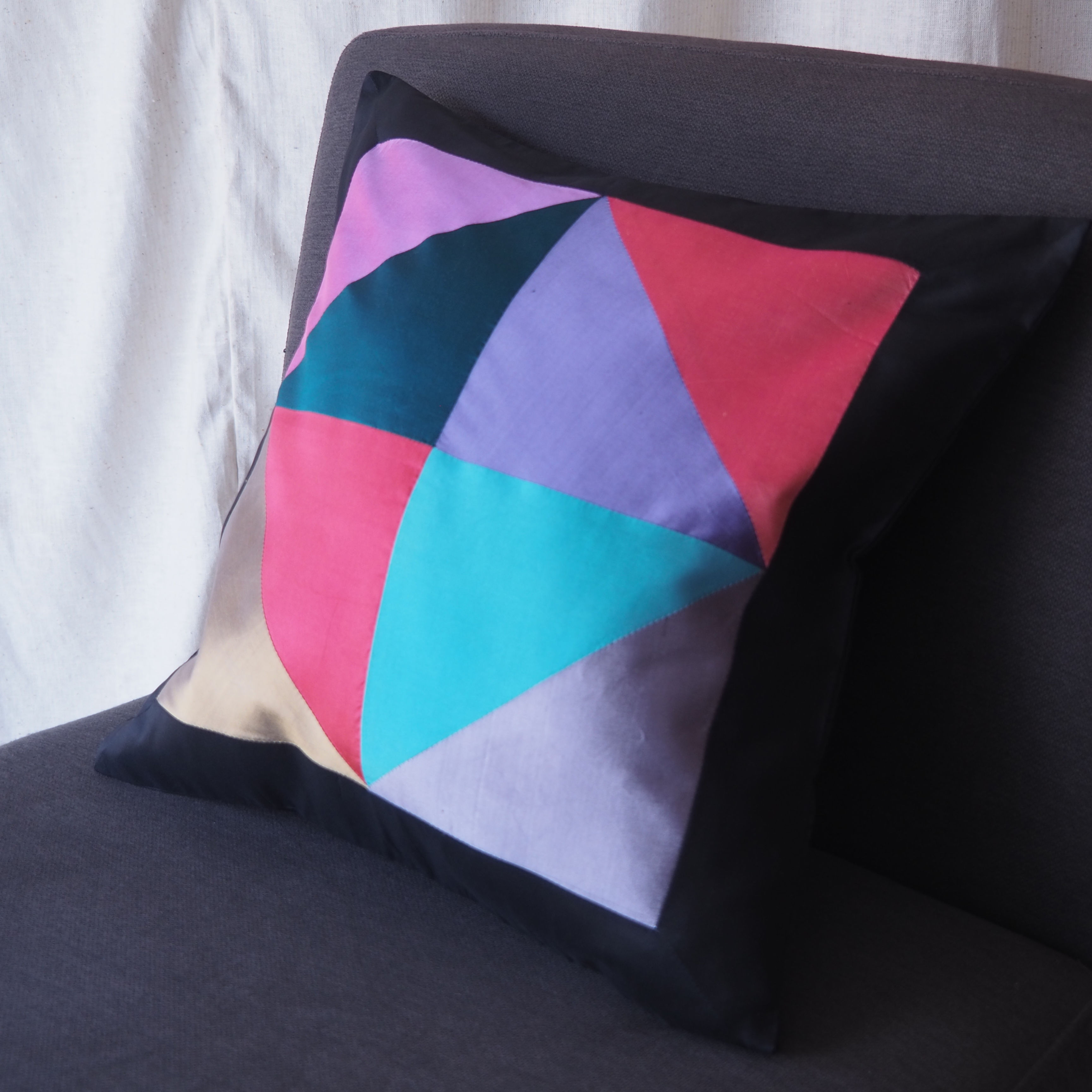 PLo20 ปลอกหมอนผ้าไหมพิมพ์ลาย 1 ใบ