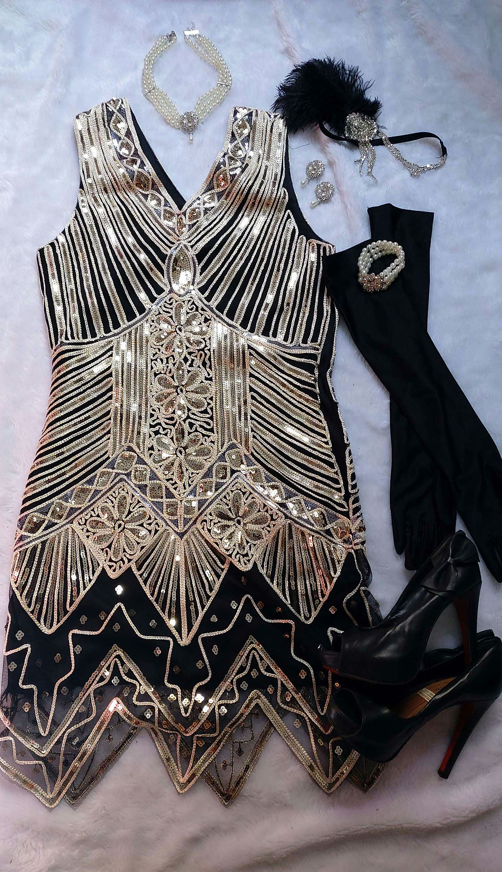 Miniatura: Fantasia Gatsby melindrosa feminina luxo com vestido bordado, tiara com plumas e luvas longas