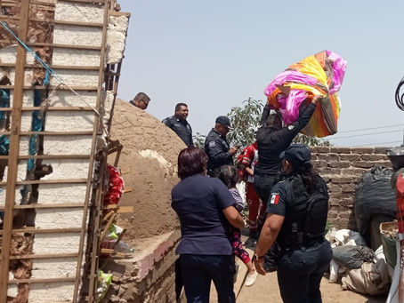 POLICÍAS Y BOMBEROS DE TEXCOCO ATENDIERON CAIDA DE GLOBO DE CANTOYA EN SANTA MARÍA TECUANULCO