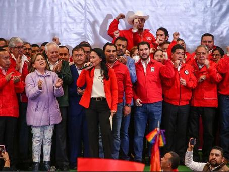 MARIO PALOMINO ENTREGA EL CASCARÓN DE NUEVA ALIANZA AL PRI