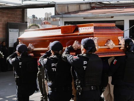DESPIDEN CON UN SENTIDO HOMENAJE A POLICÍAS EN TEXCOCO