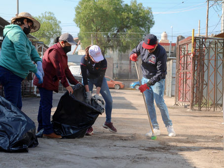 SERVIDORES PÚBLICOS SALIERON A “ECHARLE UNA MANO” A LOS VECINOS DE TEXCOCO LIMPIANDO CALLES