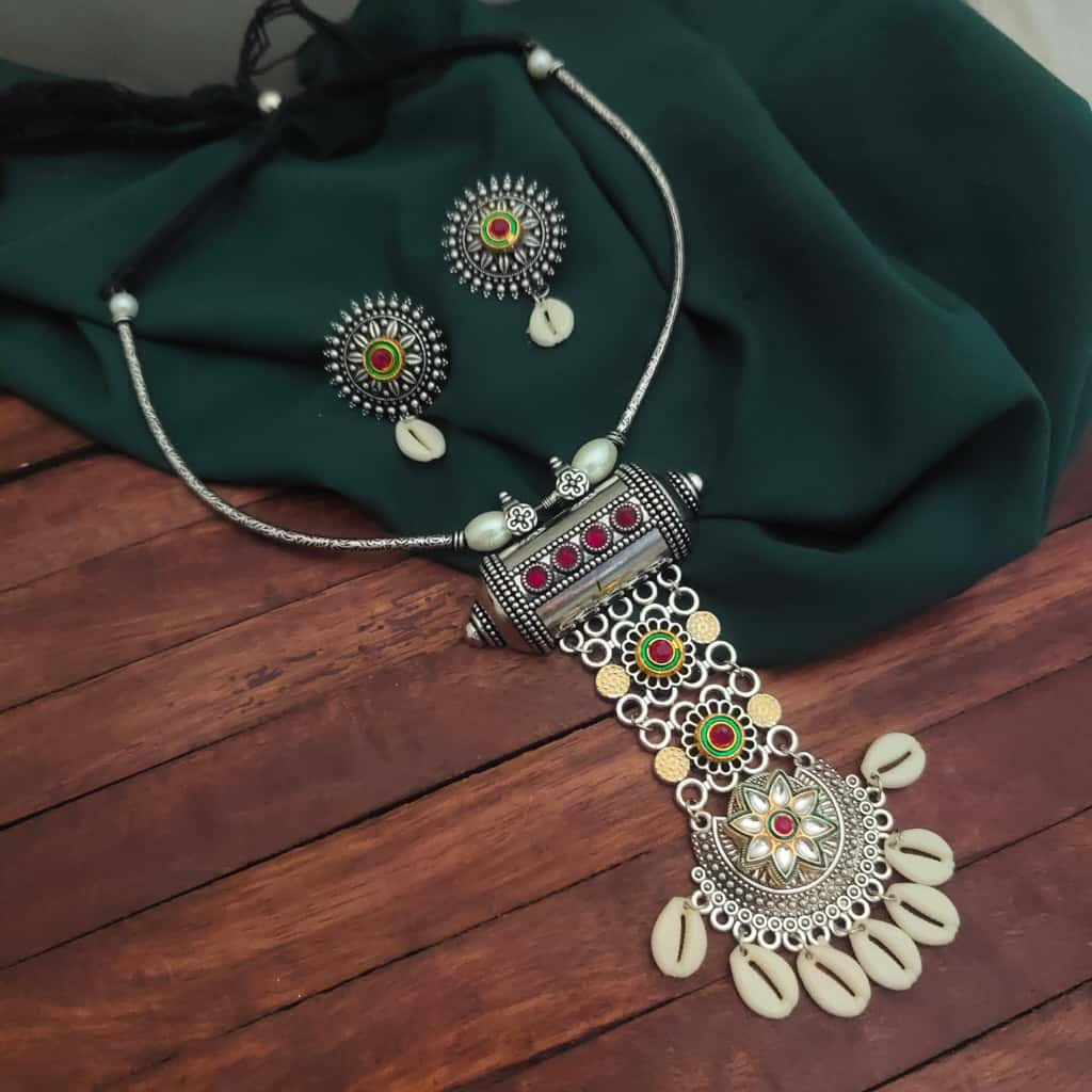 KAMYA Oxidized Hasil Necklace Earrings Set