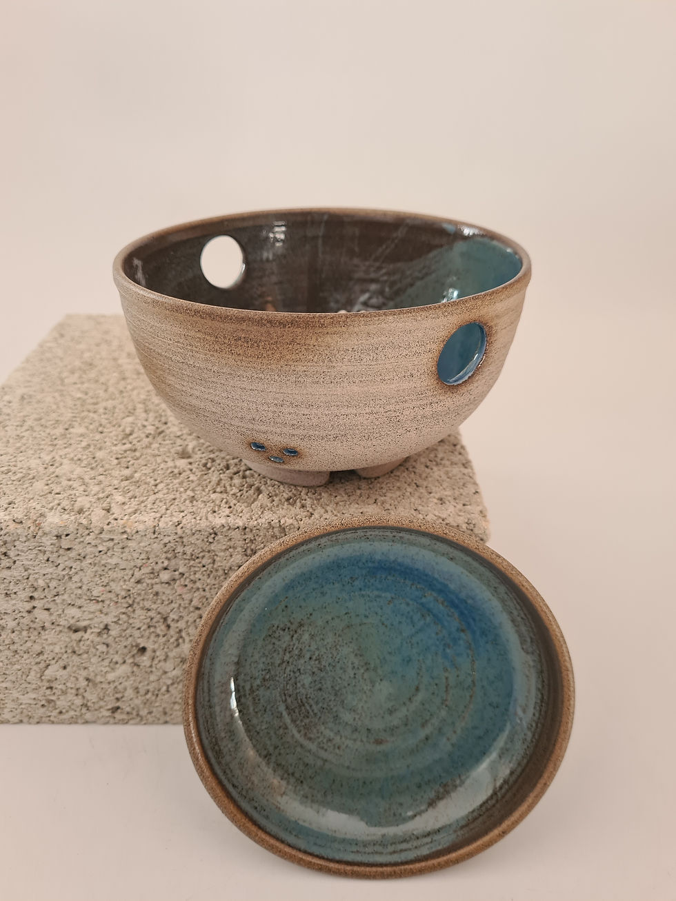 תמונה ממוזערת: מסננת מעוצבות כולל תחתית בגוון כחול