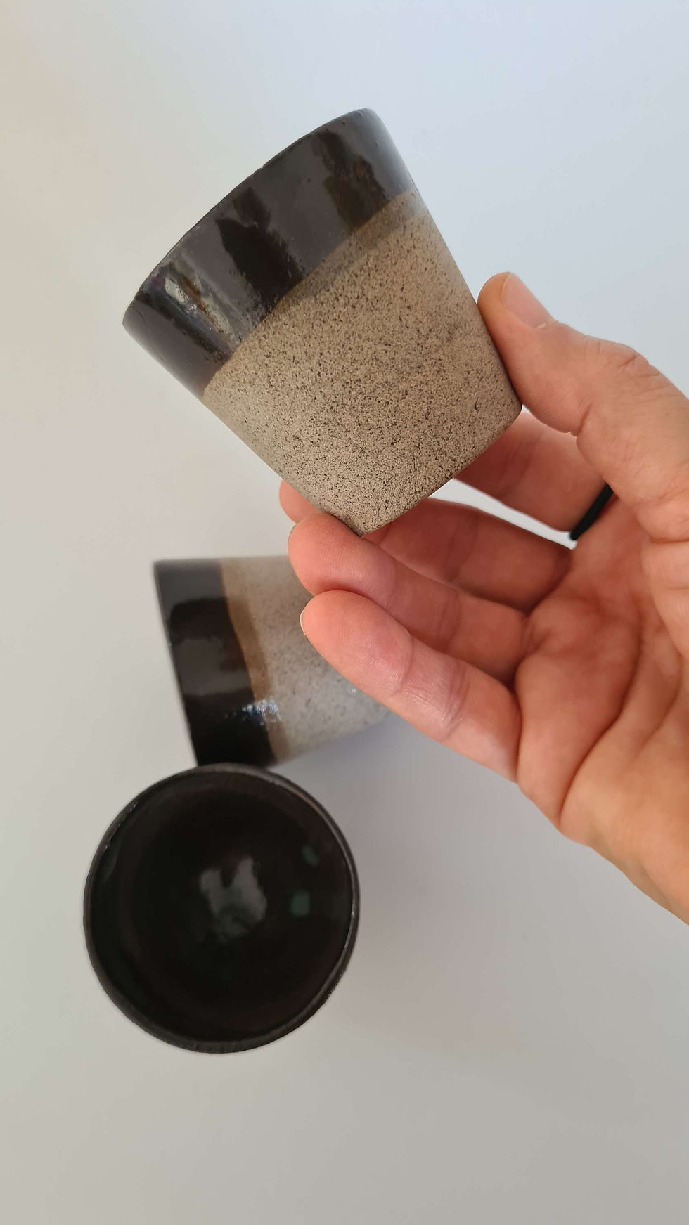 תמונה ממוזערת: כוסות אספרסו קצר/ארוך חימר אפור ללא ידיות עבודת יד