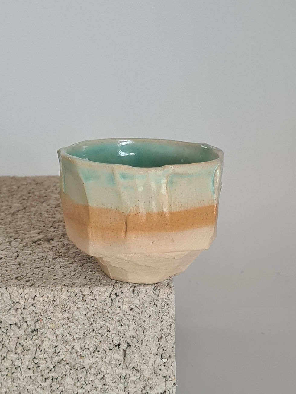 כוס קורינוקי - KURINUKI CUP חימר לבן בזיגוג טורקיז