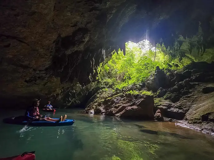 cave-kayaking-from-placencia.webp