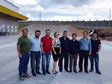 Membros da Câmara Geral dos Empresários Chineses no Brasil visitam a Prefeitura de Gabreúva e empre
