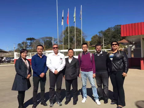 Presidente da Câmara Geral dos Empresários Chineses no Brasil, Luiz Ye, acompanha empresários chines